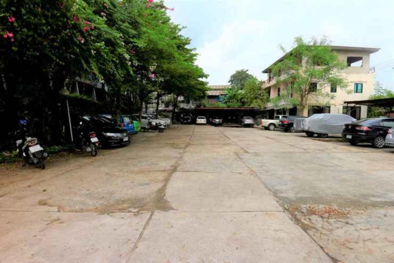 Platinum Place Bangkok Buitenkant foto