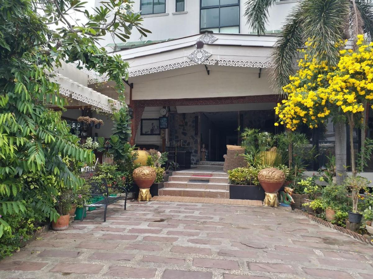 Platinum Place Bangkok Buitenkant foto